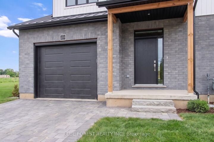Property Photo:  251 McTavish Street  ON N7G 3K5 