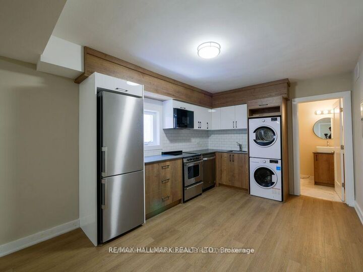 Property Photo:  628 Danforth Avenue 202  ON M4K 1R3 