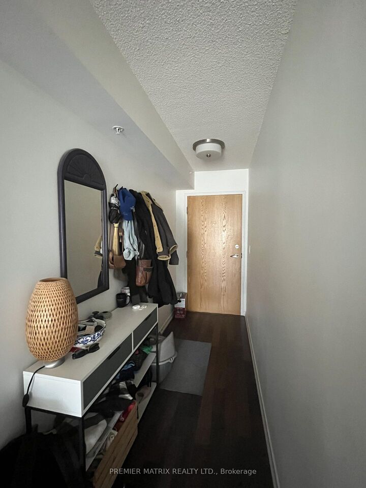 Property Photo:  20 Joe Shuster Way 1212  ON M6K 0A3 