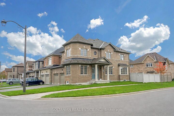 Property Photo:  75 Bud Leggett Crescent  ON L4P 0B7 