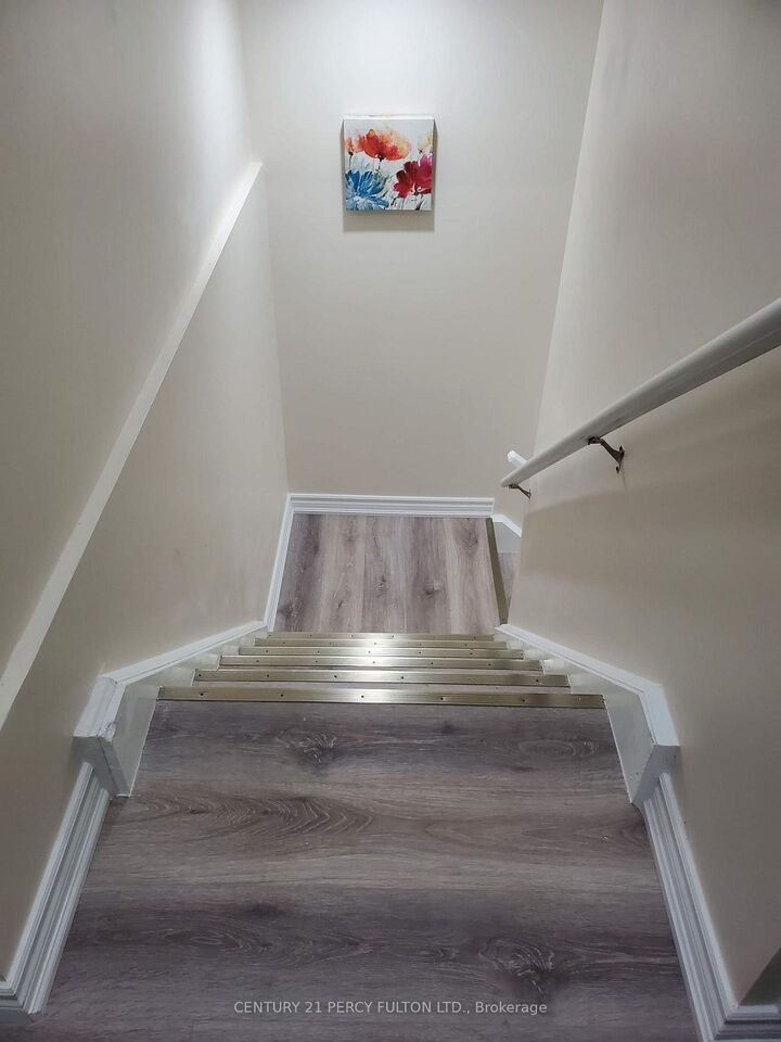 Property Photo:  308 Nakerville Crescent Lower  ON L9T 7T9 
