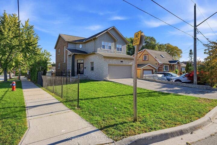 Property Photo: 854 Sixth Street ON L5E 1N4