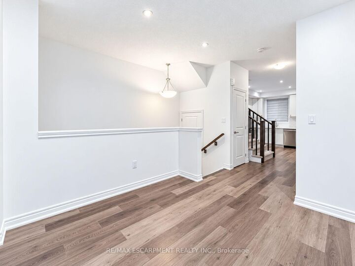 Property Photo:  120 Court Drive 22  ON N3L 0N2 