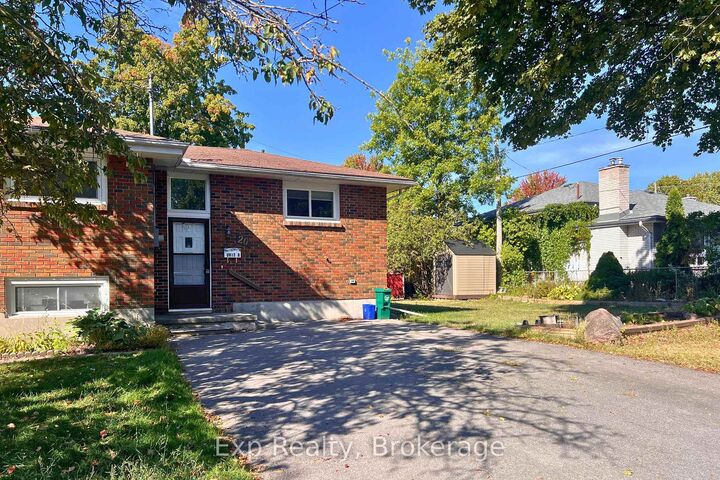 Property Photo:  20 Munro Avenue Unit B  ON K8N 1K1 