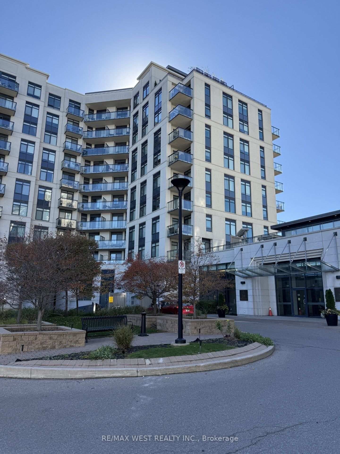 Property Photo:  12 Woodstream Boulevard 217  ON L4L 8C3 