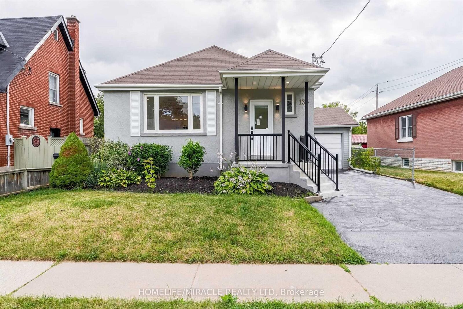 Property Photo:  135 Central Park Boulevard N  ON L1G 5Y6 