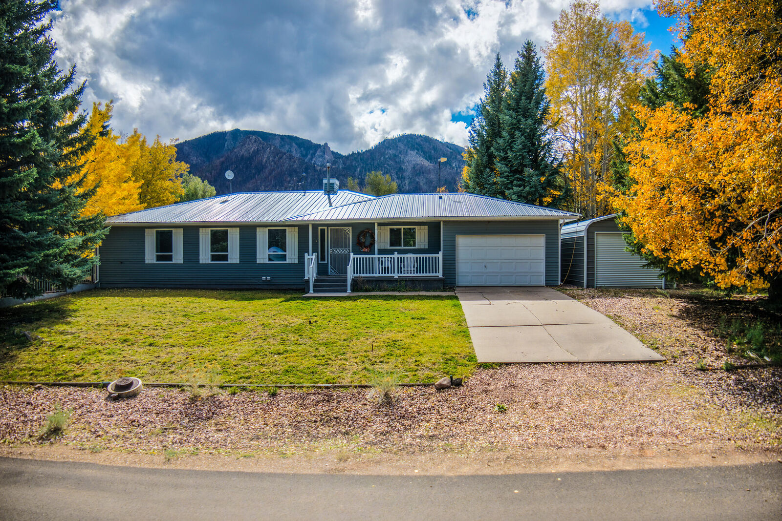 Property Photo: 878 Mountain View UT 84781