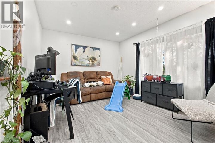 Property Photo:  74 Homestead Place  ON N2N 1Y8 