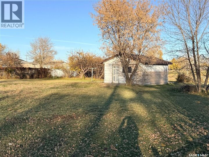Property Photo:  61 14th Avenue SE  SK S9H 3S3 