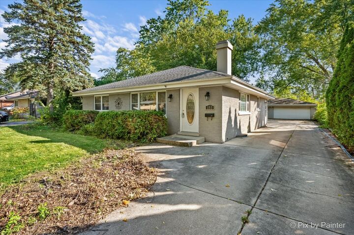 Property Photo:  153 S Prairie Avenue  IL 60108 