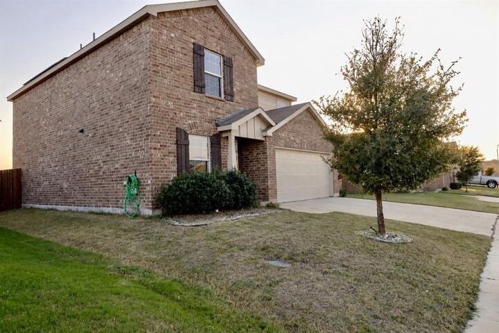 Property Photo:  949 Shire Avenue  TX 76052 