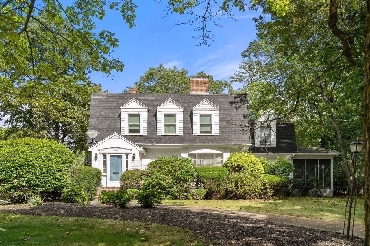 Property Photo: 126 Moffat Rd MA 02468