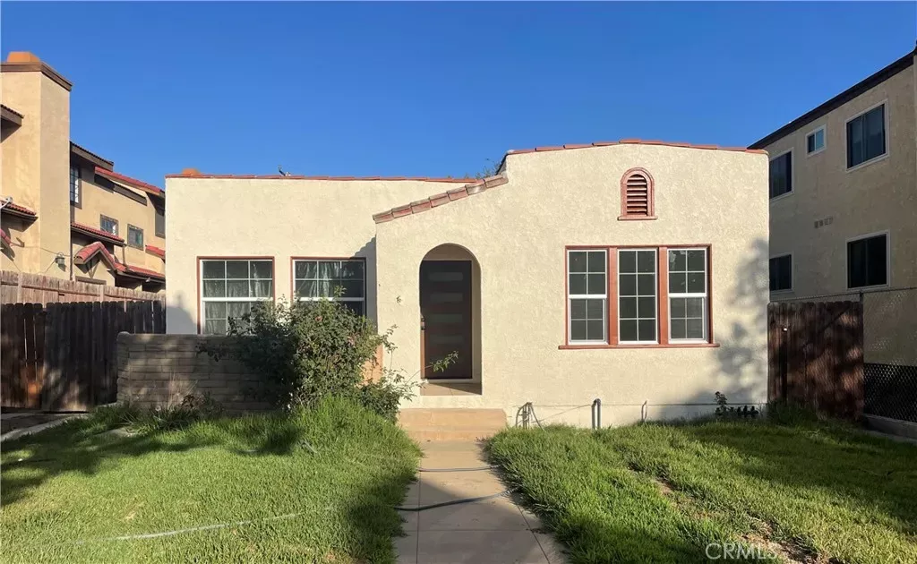 Property Photo:  208 La France  CA 91801 