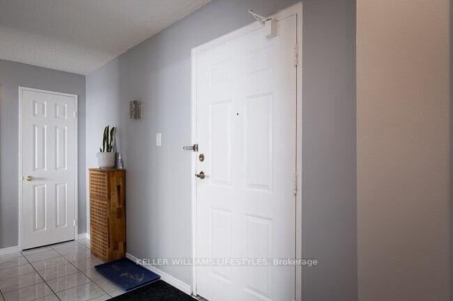 Property Photo:  363 Colborne Street 905  ON N6B 3N3 