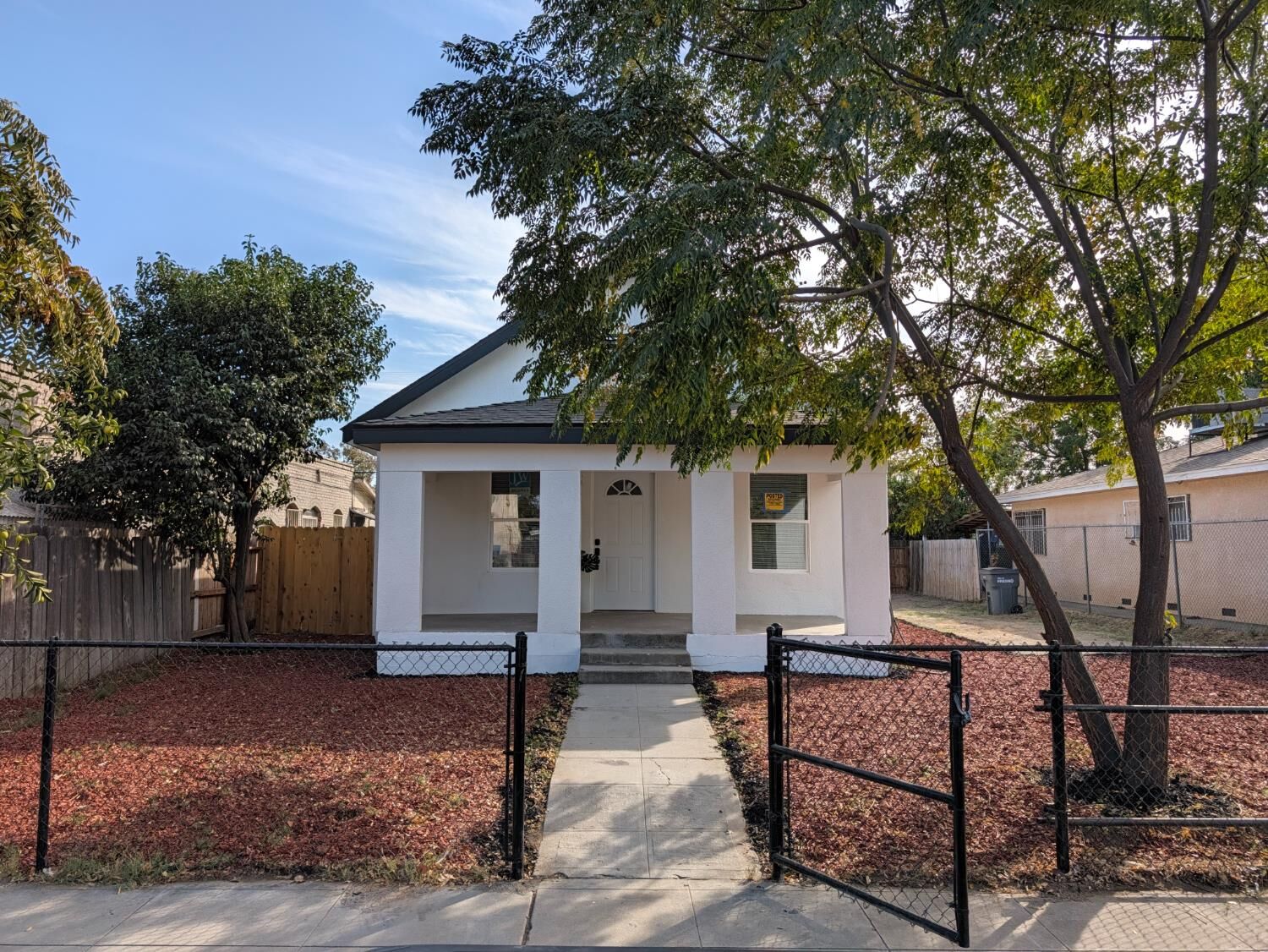 Property Photo:  2060 E Clay Avenue  CA 93701 