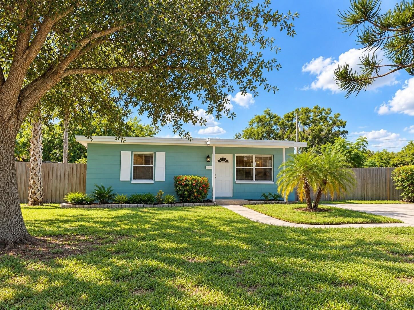 Property Photo:  4151 Neptune Drive SE  FL 33705 