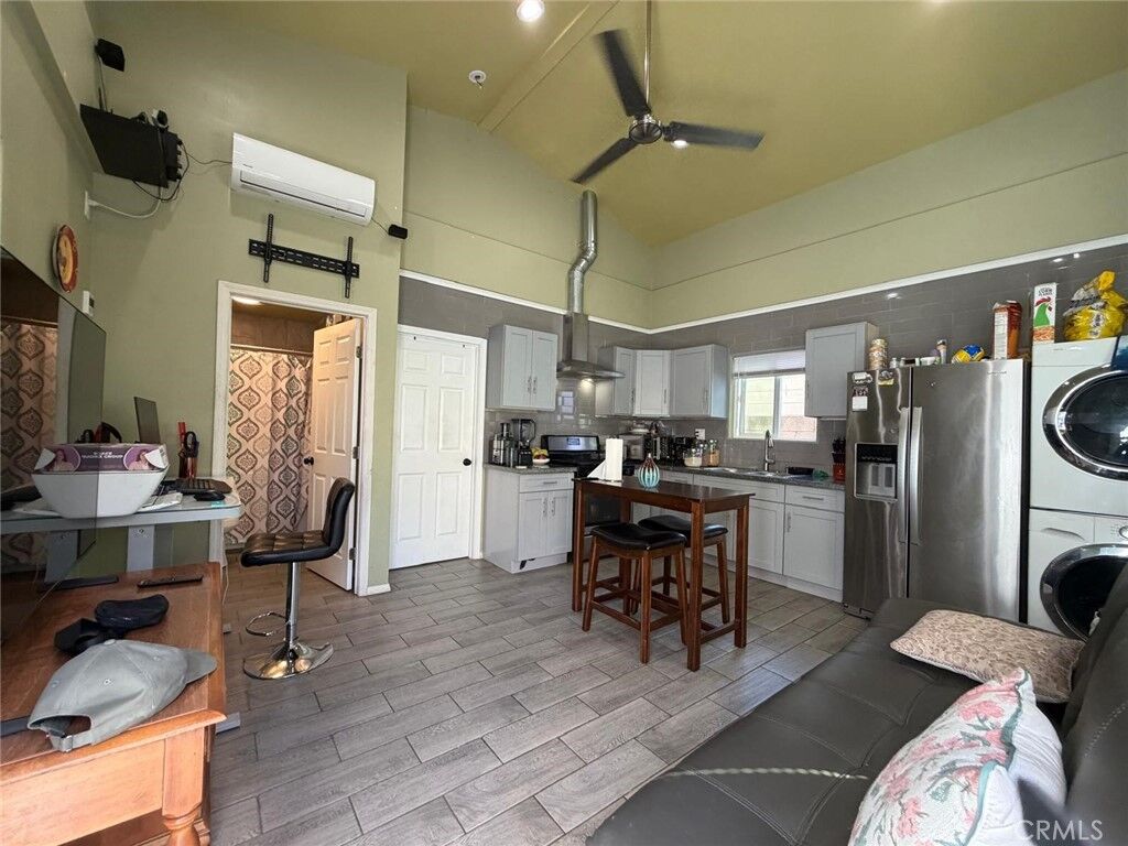 Property Photo:  312 N Pasadena  CA 91702 
