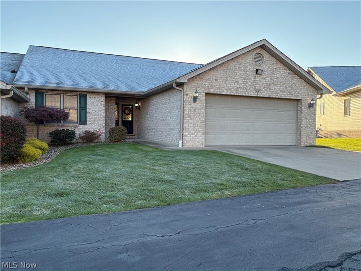 Property Photo: 3900 Mercedes Place 21 OH 44406