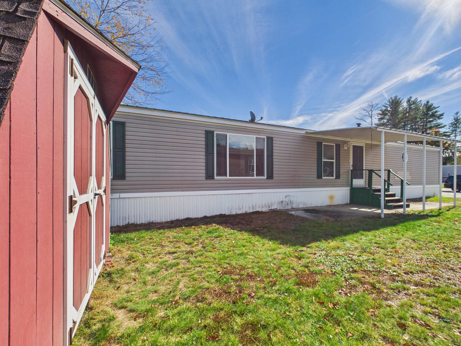 Property Photo:  42 Blue Jay Court  NH 03431 