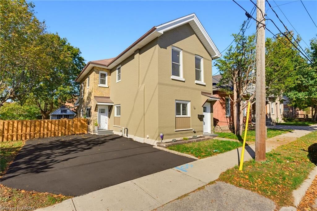Property Photo: 14 Bond Street ON N3R 4G5