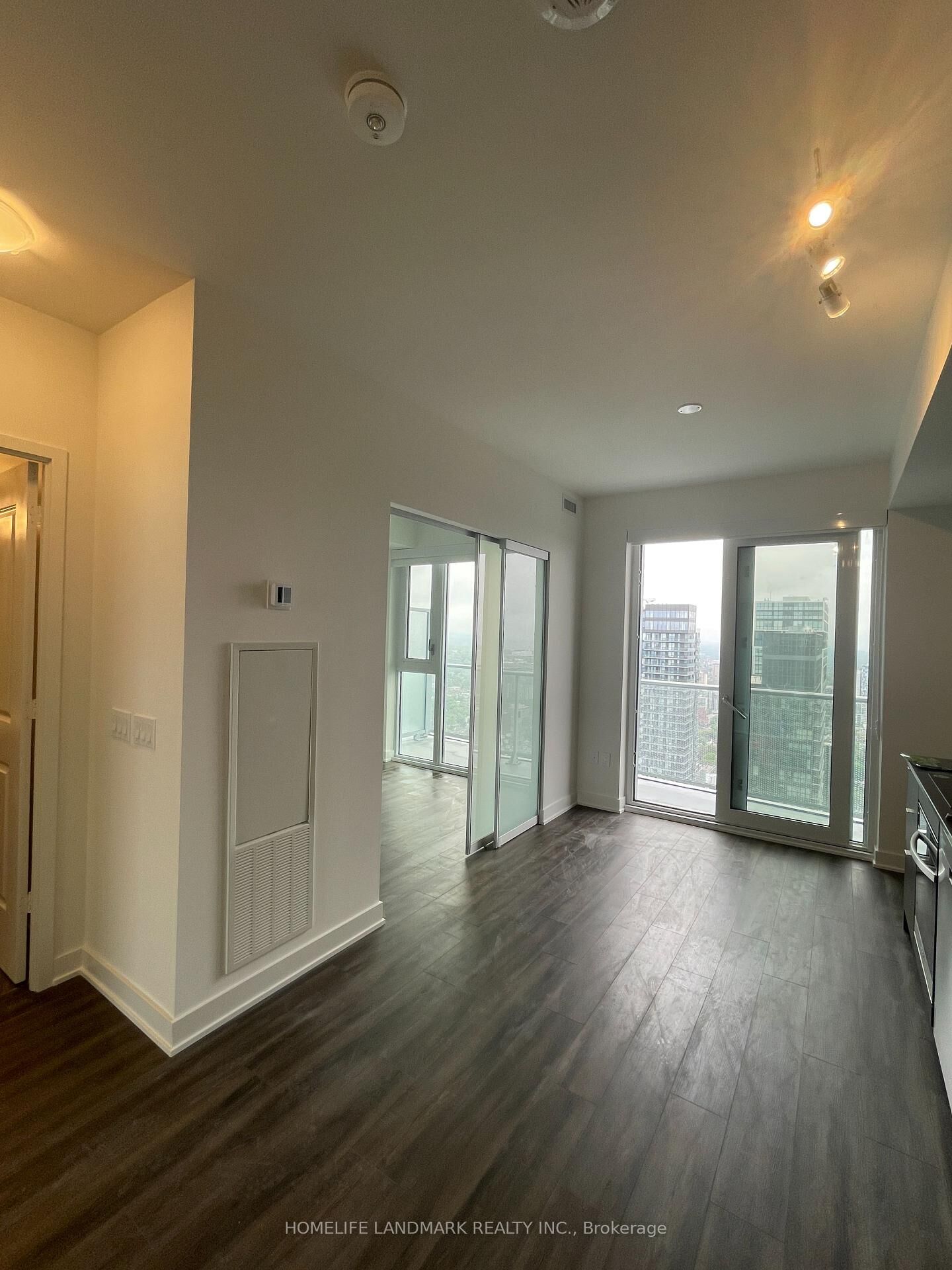 Property Photo:  100 Dalhousie Street 4806  ON M5B 0C7 