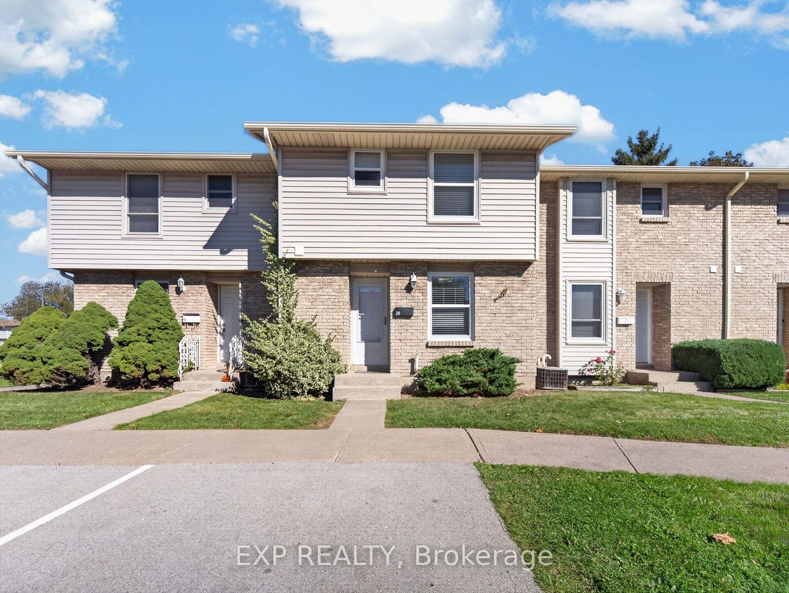 Property Photo:  242 Lakeport Road 20  ON L2N 6V2 