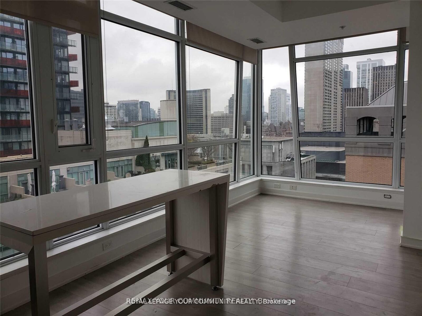 Property Photo:  199 Richmond Street W 1602  ON M5V 0H4 