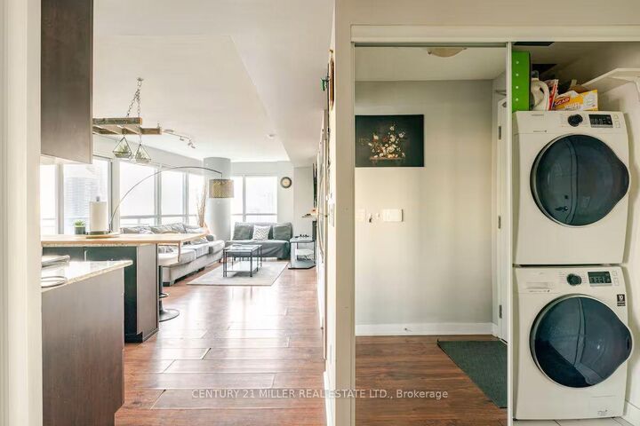 Property Photo:  155 Legion Road N 1503  ON M8Y 0A7 