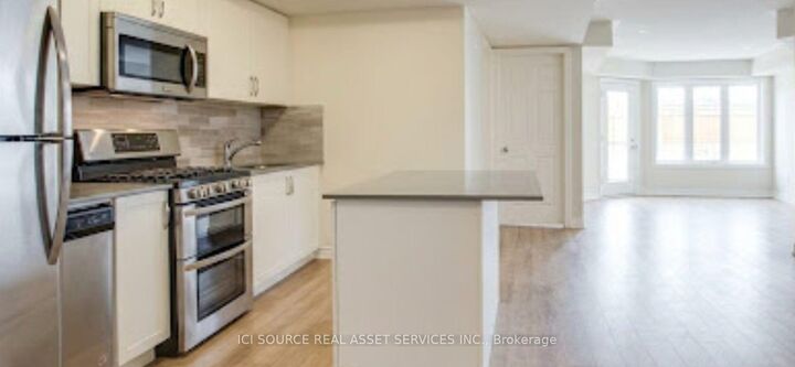 Property Photo:  2420 Baronwood Drive 1501  ON L6M 0X6 