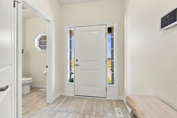Property Photo:  2910 Tokala Trail 52  ON N6G 0T9 