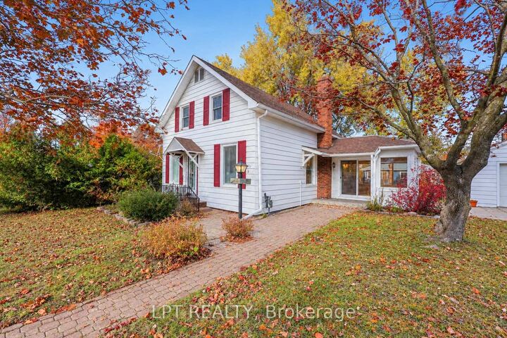 Property Photo: 190 Winewood Avenue W ON P1P 1E6