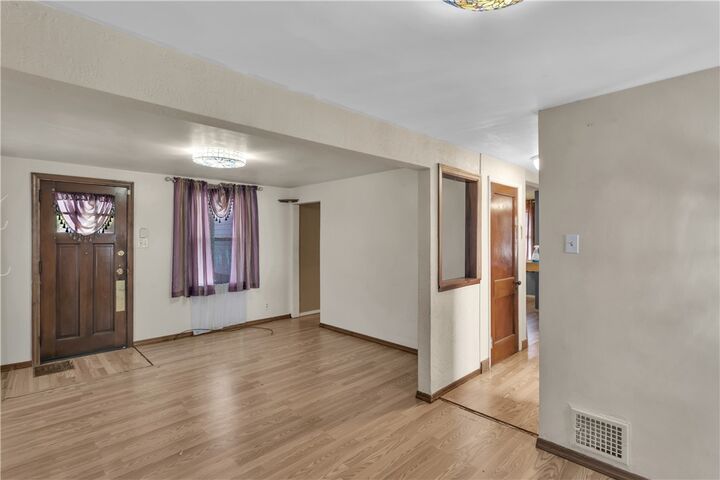 Property Photo: 2116 Calvin St PA 15132