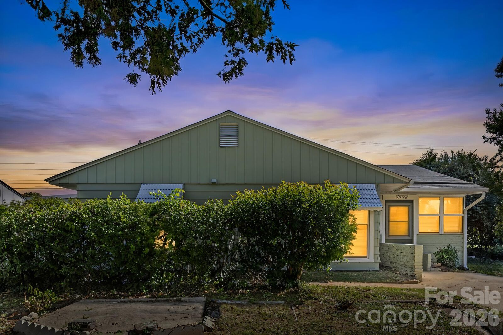 Property Photo: 2018 Quentin Street NC 28216