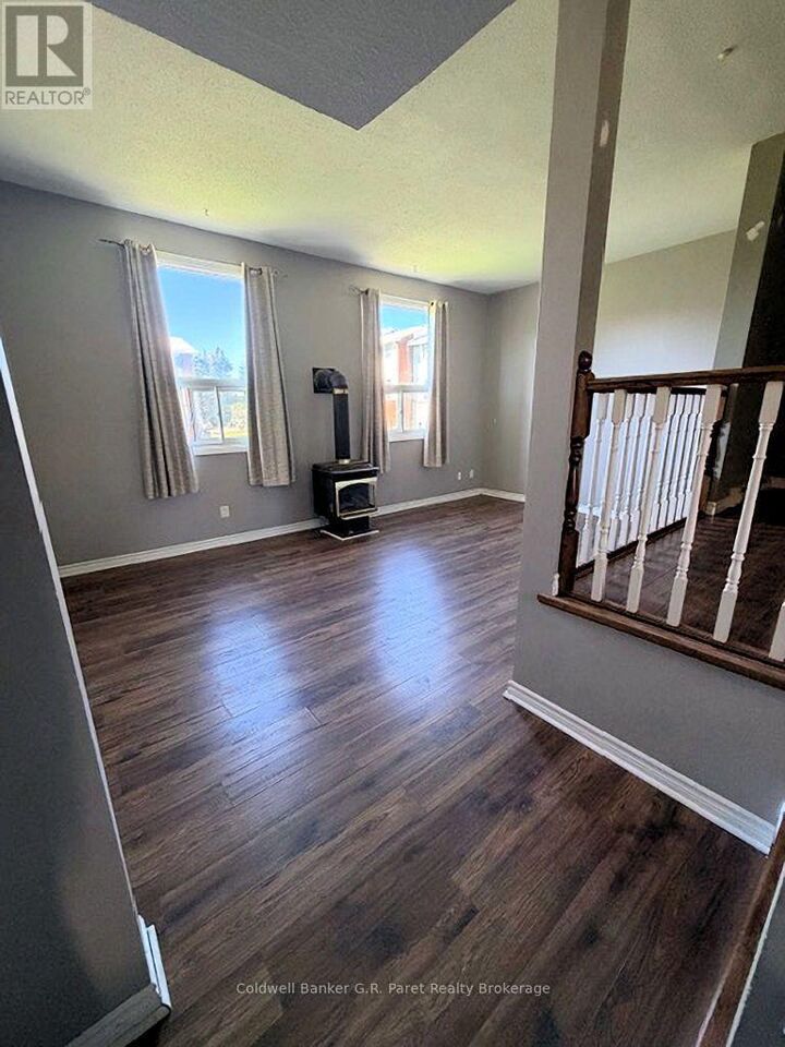 Property Photo:  129 Concession Street East 29  ON N4G 4N4 