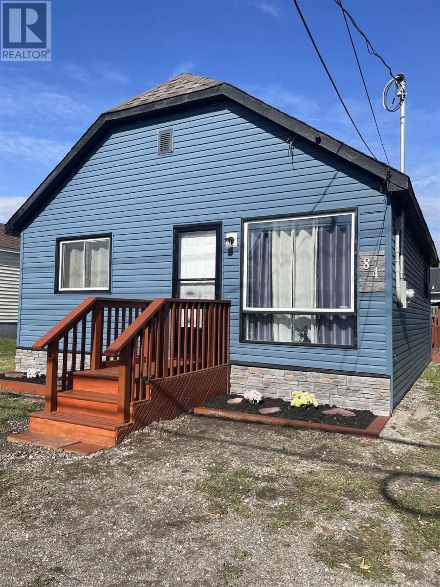 Property Photo:  84 McNabb St  ON P6B 1X8 