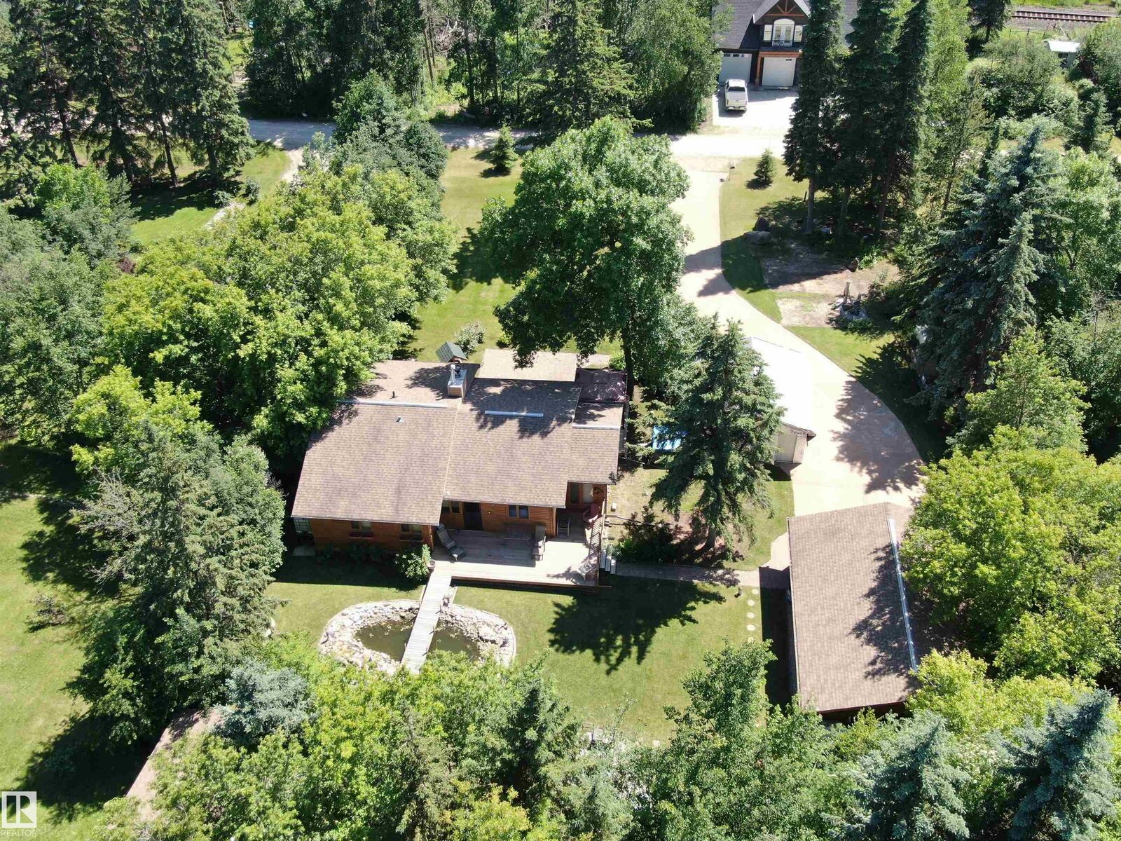 Property Photo: 4521 Lakeshore Road AB T0E 2K0