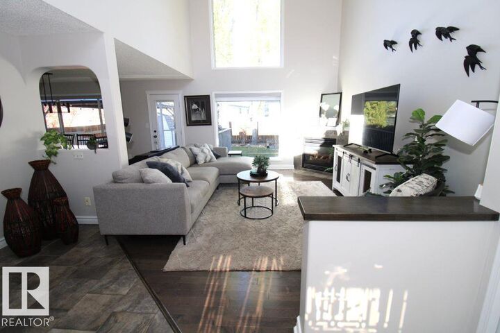 Property Photo: 13 Dartmouth Crescent AB T8N 6S4