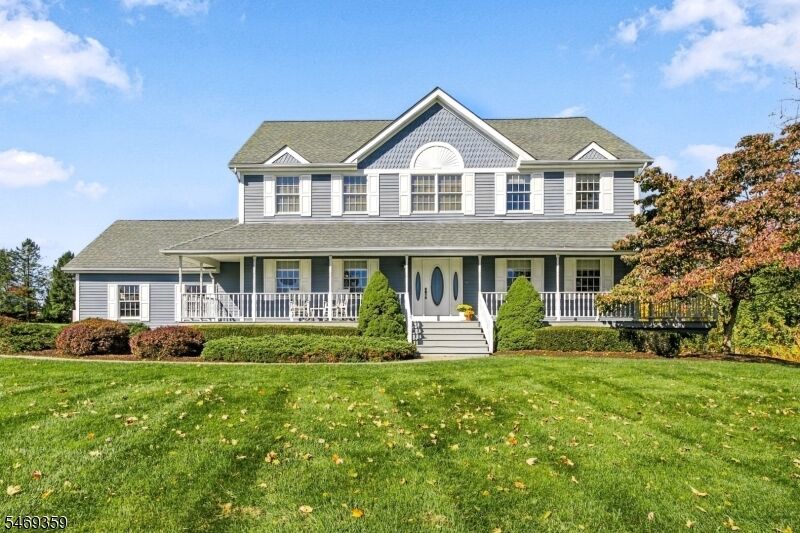 Property Photo:  4 Richmond Hill Dr  NJ 07871 