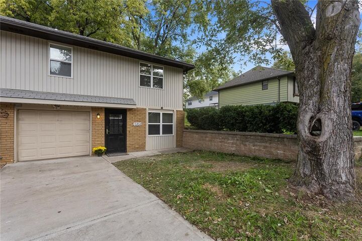 Property Photo:  5708 NE 50th Street  MO 64119 