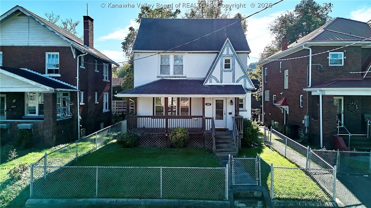 Property Photo:  1007 2nd Avenue  WV 25302 