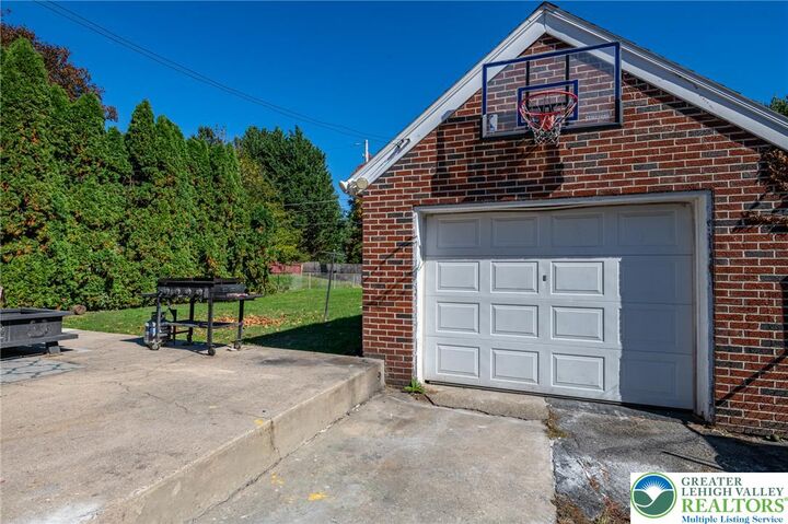 Property Photo: 4225 6th Avenue PA 19560