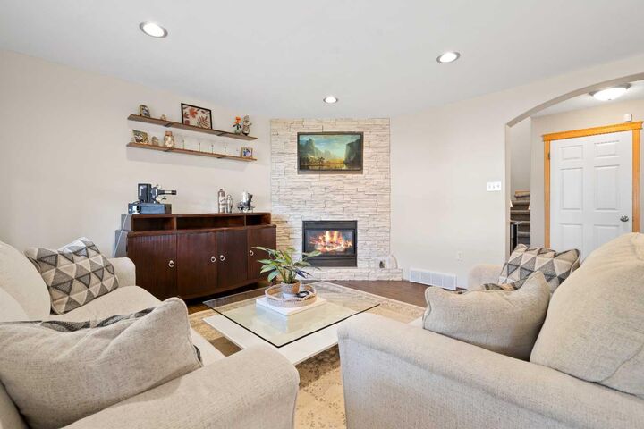 Property Photo: 38 Sunrise Road SW AB T1B 4P2