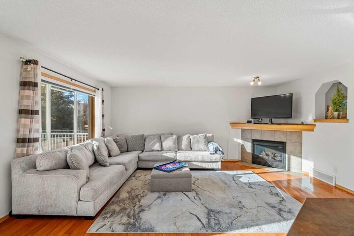 Property Photo:  116 Tuscany Ravine Crescent NW  AB T3L 2X2 