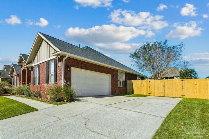 Property Photo:  2183 Paddlewheel Way  FL 32533 