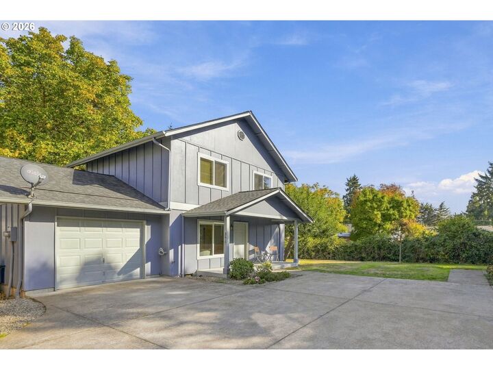 Property Photo:  2617 Mimi St  OR 97404 