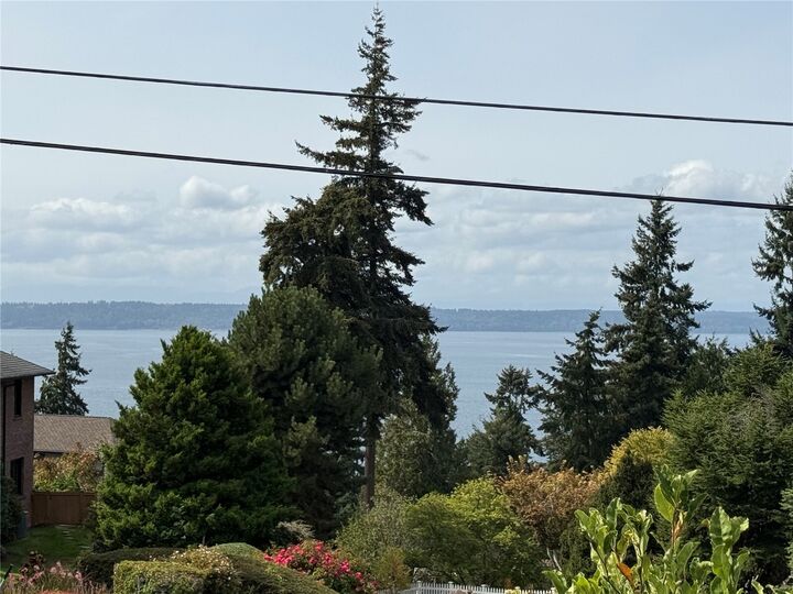 Property Photo:  18805  94th Avenue W  WA 98020 