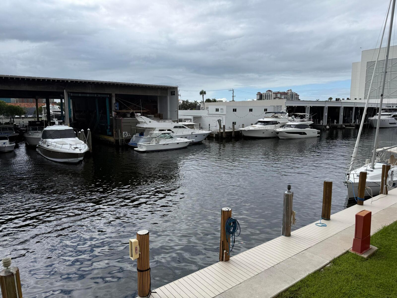 Property Photo:  1510 SE 15th Street 205  FL 33316 