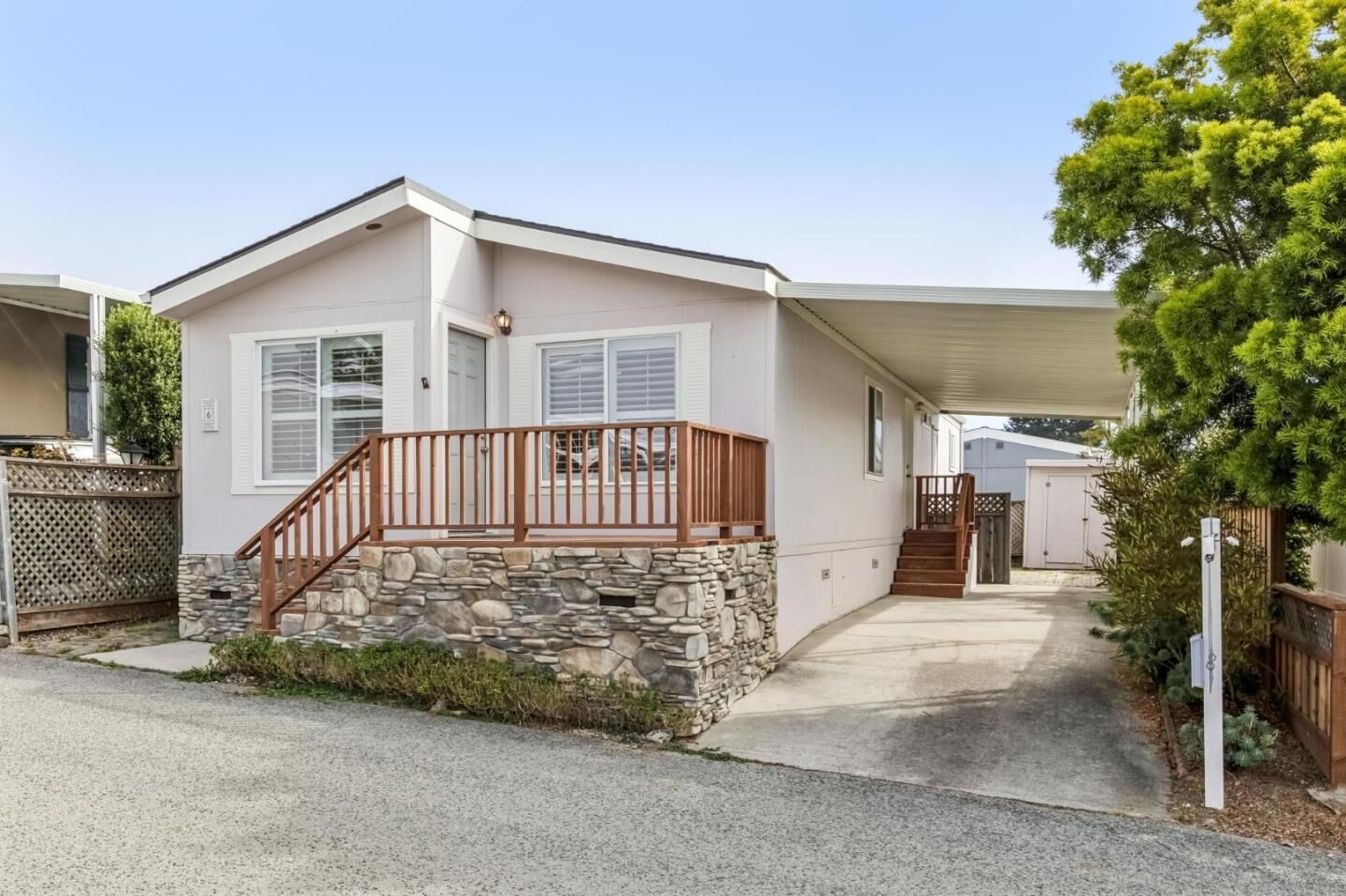 Property Photo:  6 Sunset Terrace 6  CA 94019 