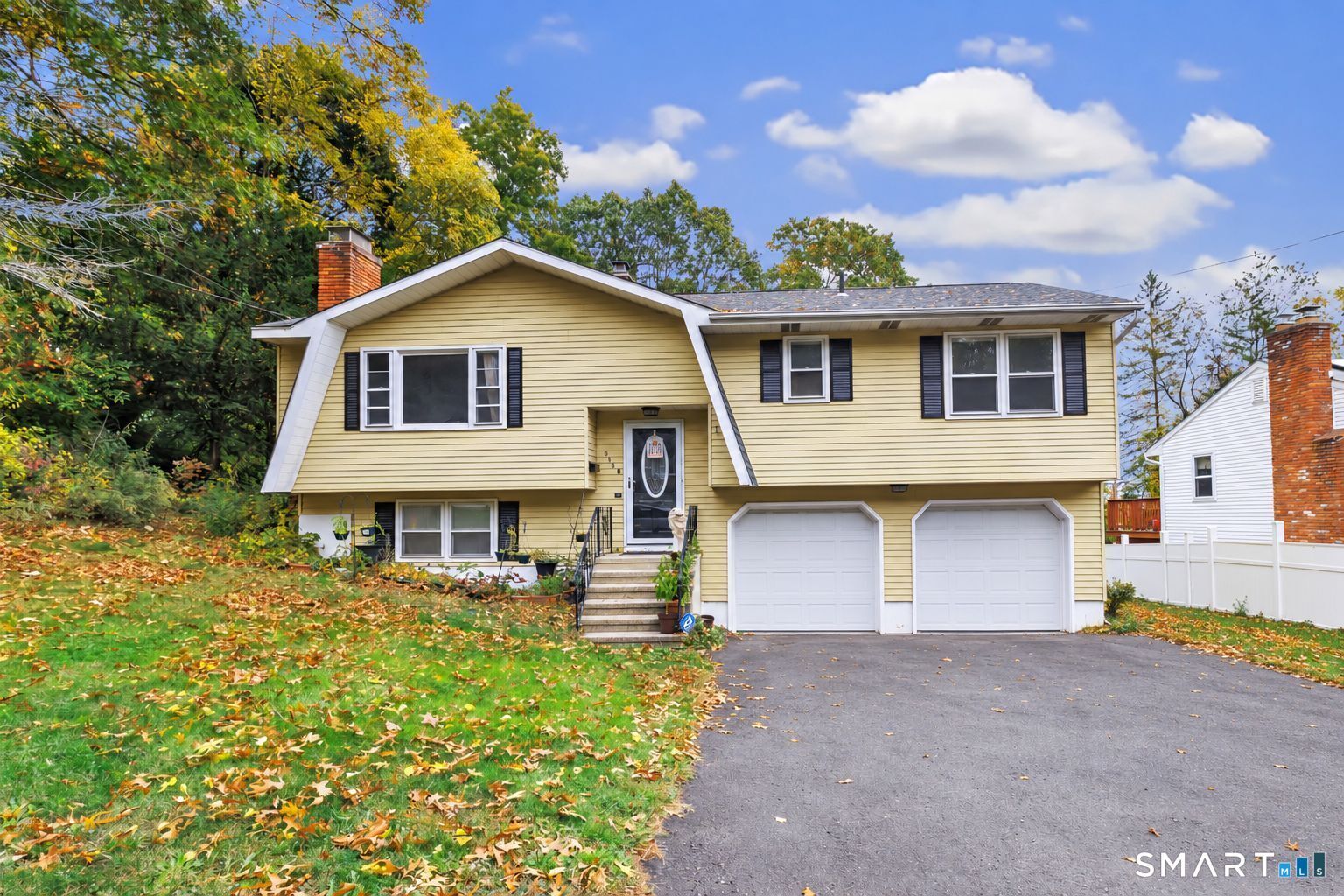 Property Photo:  818 Bunker Hill Avenue  CT 06708 