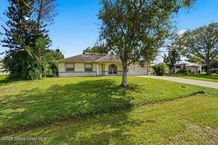 Property Photo: 261 Vin Rose Circle SE FL 32909